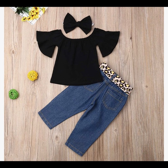 Ruffle Off Shoulder Top Distressed Leopard Jeans 3 - Picture 2 of 3